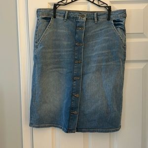 Button front denim skirt